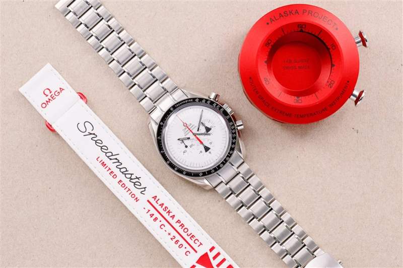 Speedmaster Alaska Project Limited Edition這款表當(dāng)年的定價(jià)為5,500美金。 (chrono24官網(wǎng)) OMEGA 3款絕版超霸手表今年行情高漲其中1只升67%身價(jià)翻超過3倍-復(fù)刻表